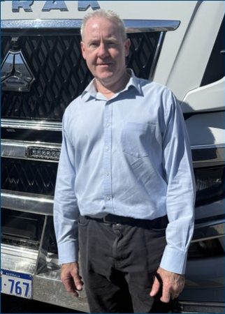 salesman-blueshirt